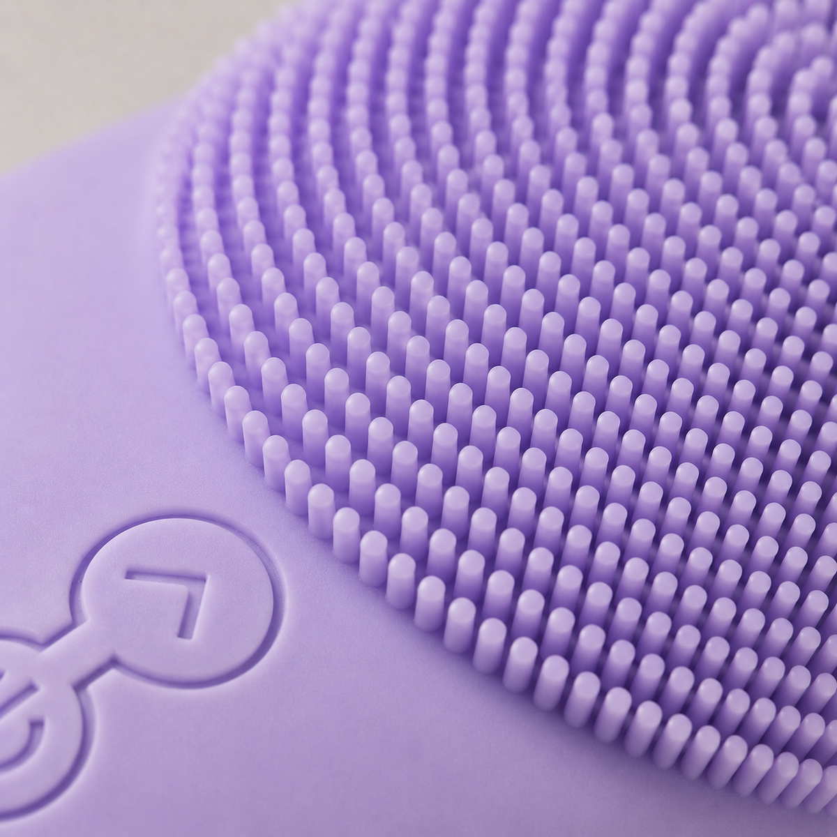MYUSE™ SONIQ Cleansing Brush
